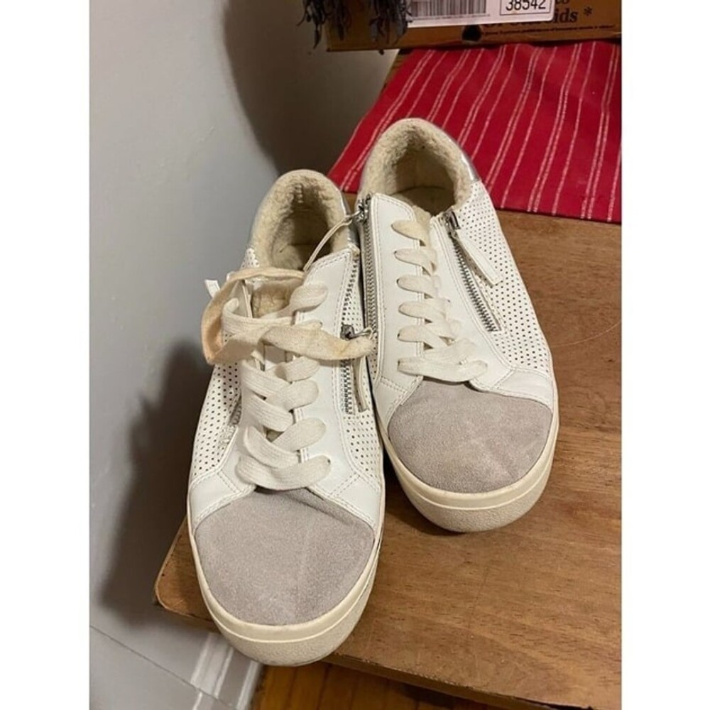 Steve Madden Women's size 8.5 M White & Gray Fashion Sneakers